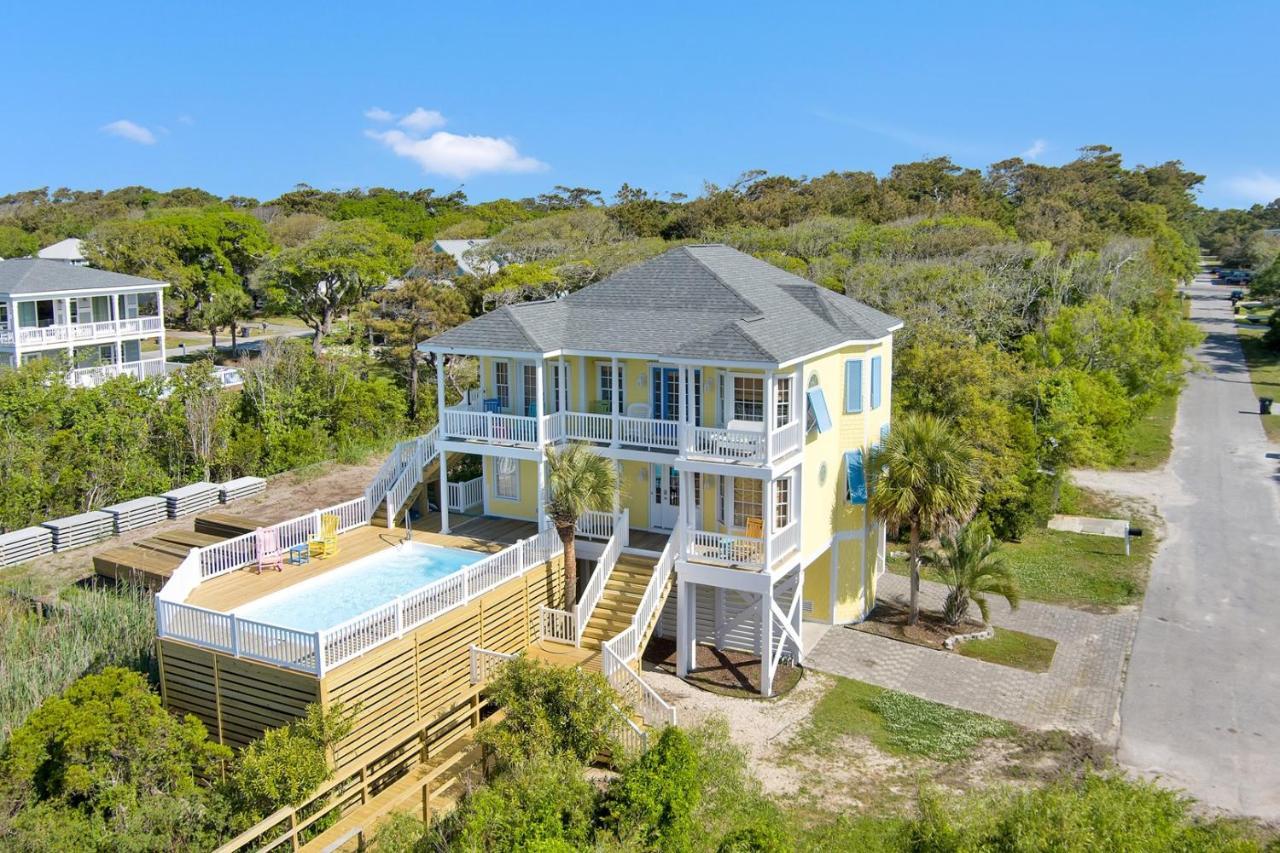 Luck & Laughter Villa Oak Island Luaran gambar