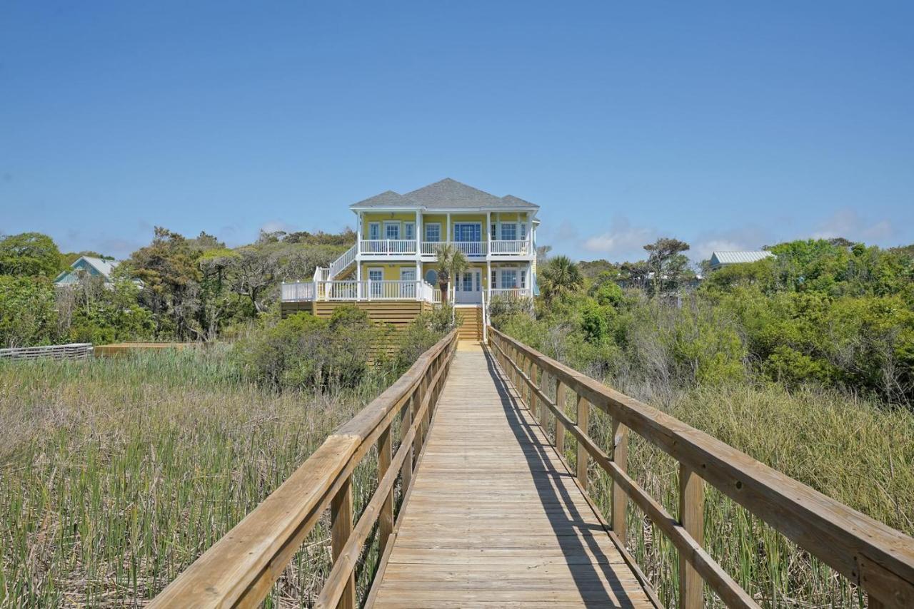 Luck & Laughter Villa Oak Island Luaran gambar