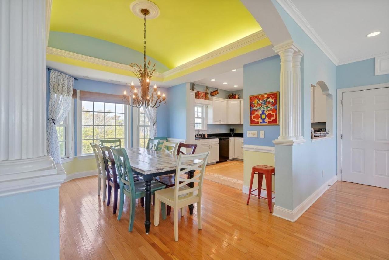 Luck & Laughter Villa Oak Island Luaran gambar