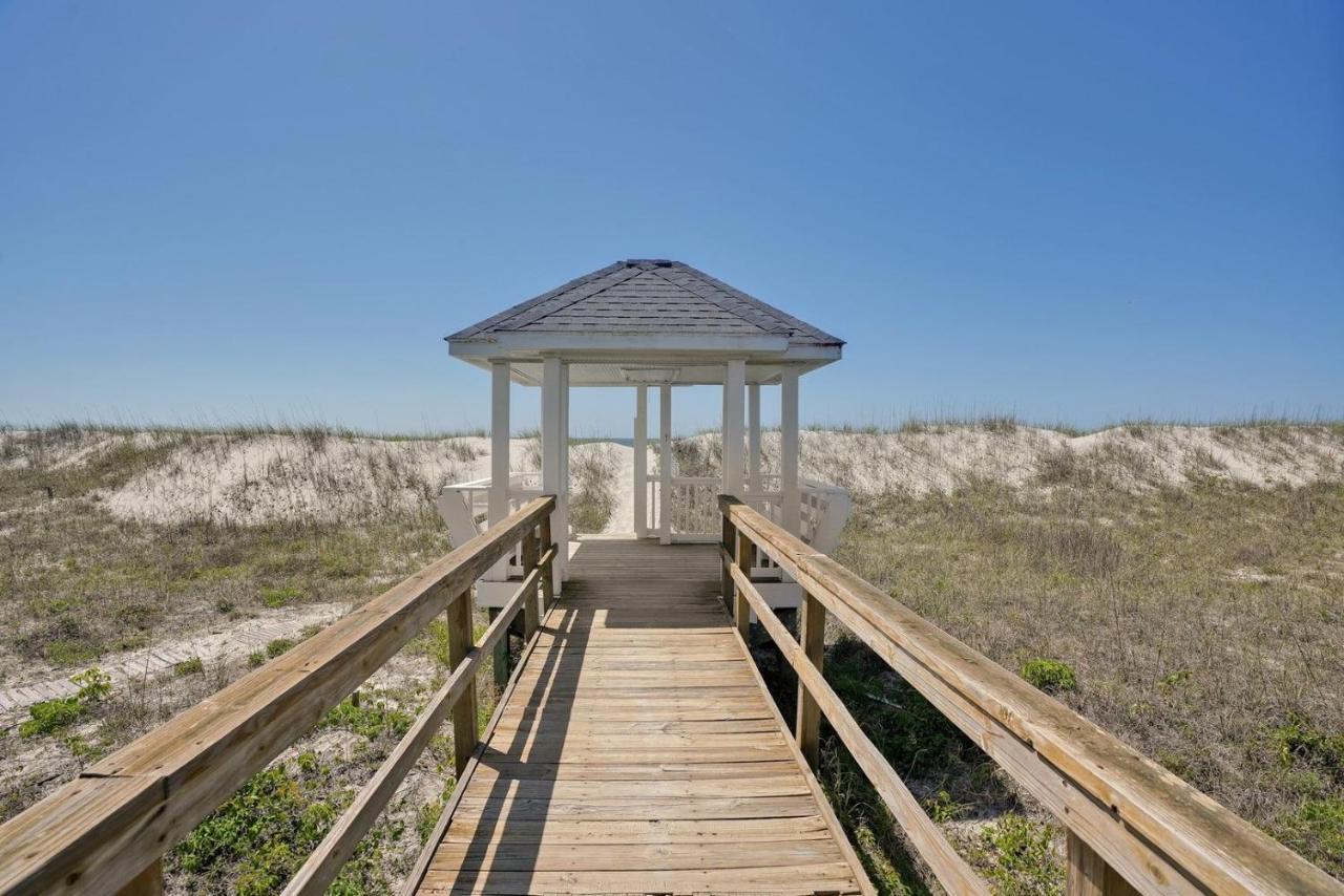 Luck & Laughter Villa Oak Island Luaran gambar