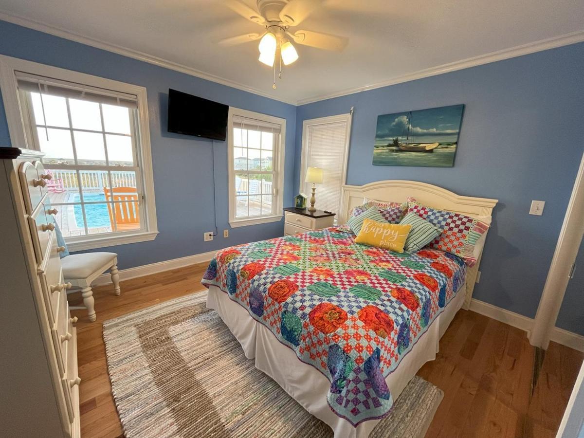 Luck & Laughter Villa Oak Island Luaran gambar