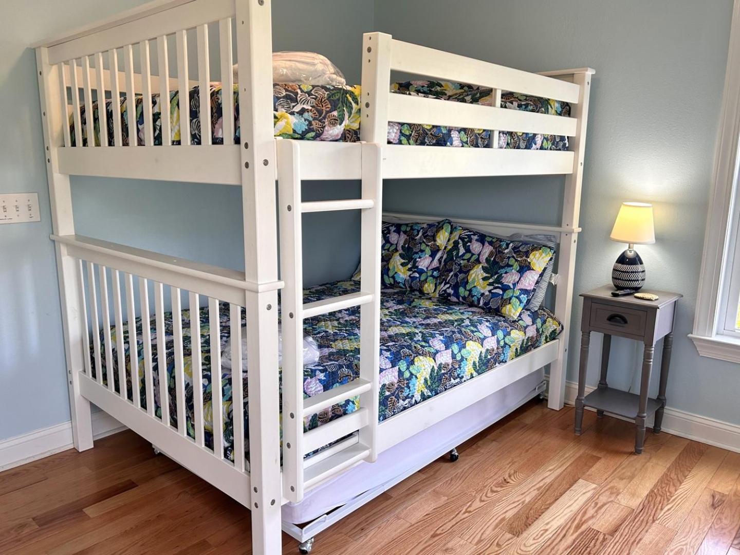 Luck & Laughter Villa Oak Island Luaran gambar